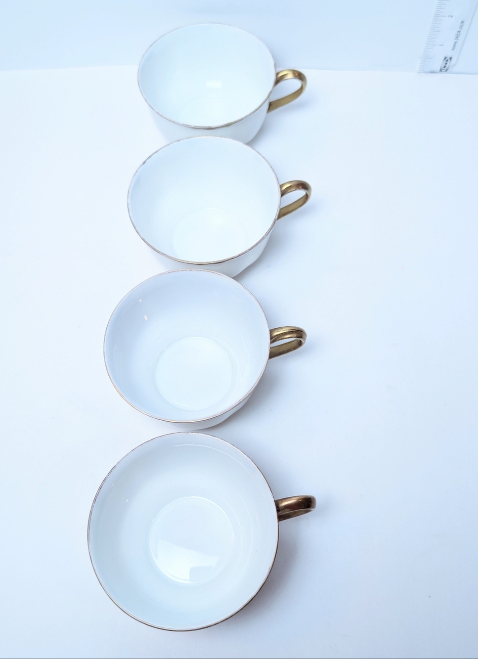 Elegant White Porcelain Hutschenreuter Teacups with Gold Handles -‎ Set of 4